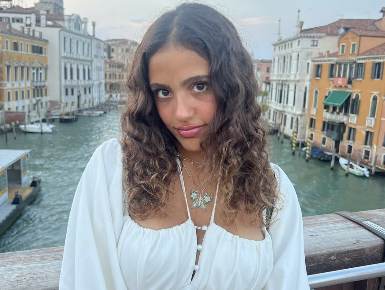 جنا عمرو دياب تثير غضب الجمهور .. والسبب؟