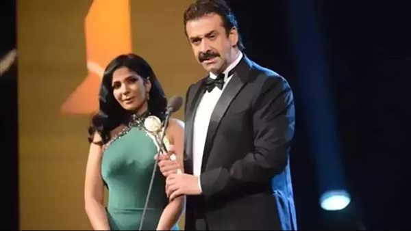 بعد 14 عامًا.. تعاون جديد يجمع كريم عبد العزيز ومنى زكي