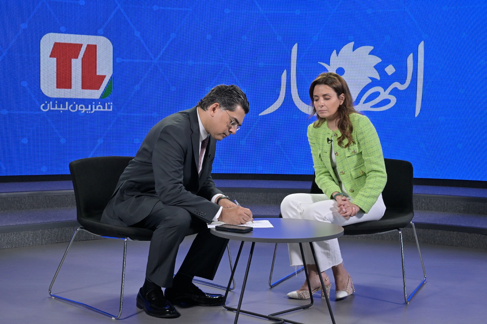 وزير الإعلام اللبناني بول مرقص ورئيسة مجلس إدارة مجموعة النهار الإعلامية نايلة تويني (تصوير نبيل اسماعيل)