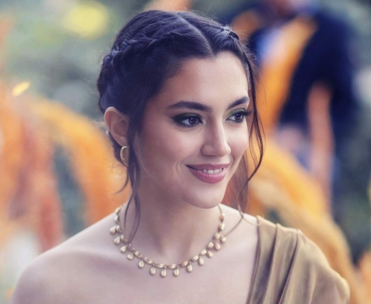 ستيفاني عطالله تحتفل بزواج شقيقها و اطلالتها ملفتة(صور)